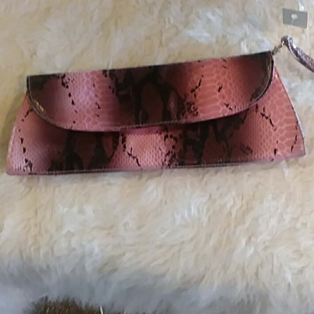 Women's wristlet snakeskin